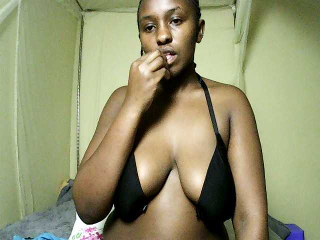 Sweet-juicy live cam on BongaCams