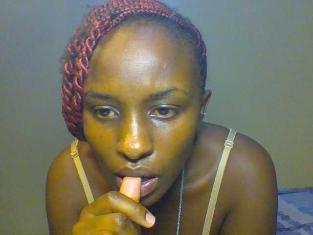 Sweet-juicy live cam on BongaCams
