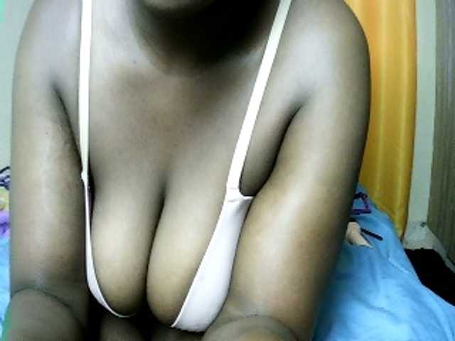 Sweet-juicy live cam on BongaCams