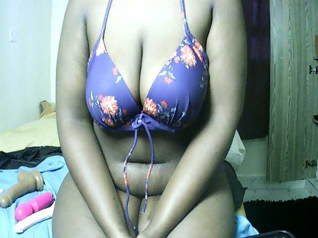 Sweet-juicy live cam on BongaCams