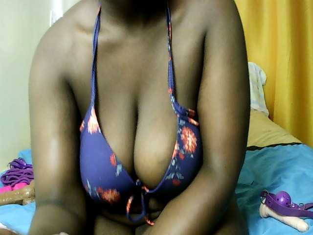 Sweet-juicy live cam on BongaCams
