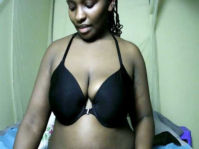 Sweet-juicy live cam on BongaCams