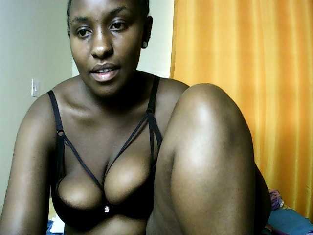 Sweet-juicy live cam on BongaCams