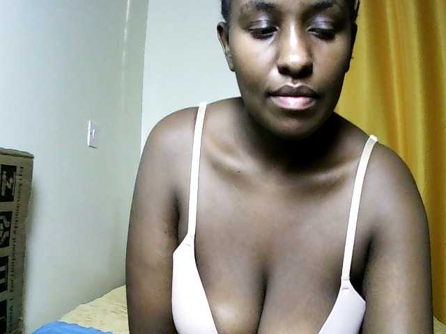 Sweet-juicy live cam on BongaCams