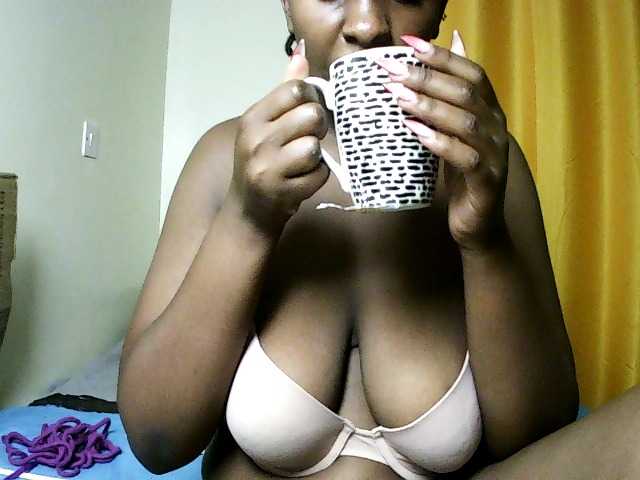 Sweet-juicy live cam on BongaCams