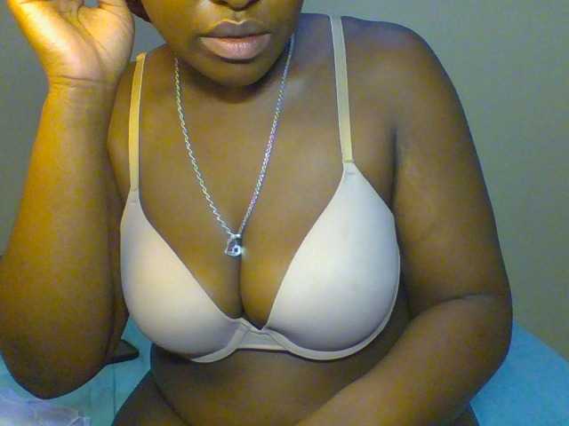 Sweet-juicy live cam on BongaCams