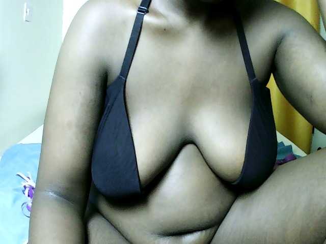 Sweet-juicy live cam on BongaCams