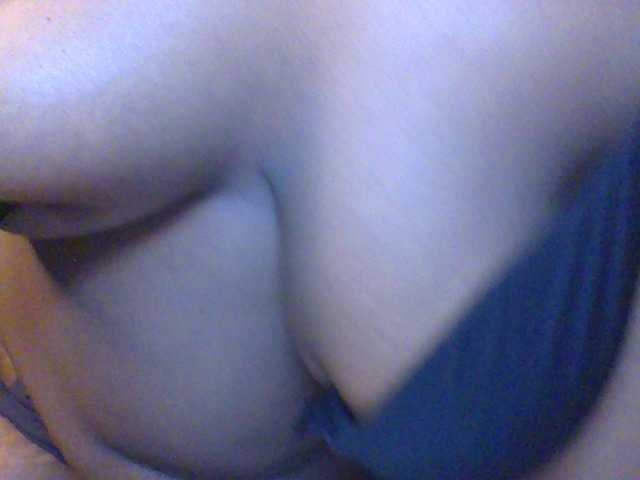 Sweet-juicy live cam on BongaCams
