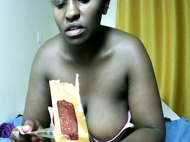 Sweet-juicy live cam on BongaCams