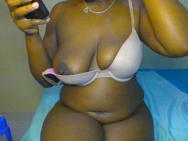 Sweet-juicy live cam on BongaCams