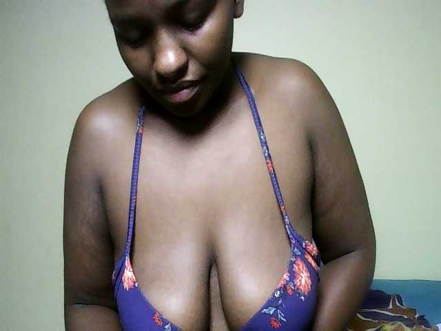 Sweet-juicy live cam on BongaCams