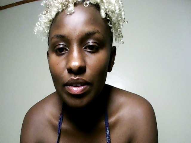Sweet-juicy live cam on BongaCams