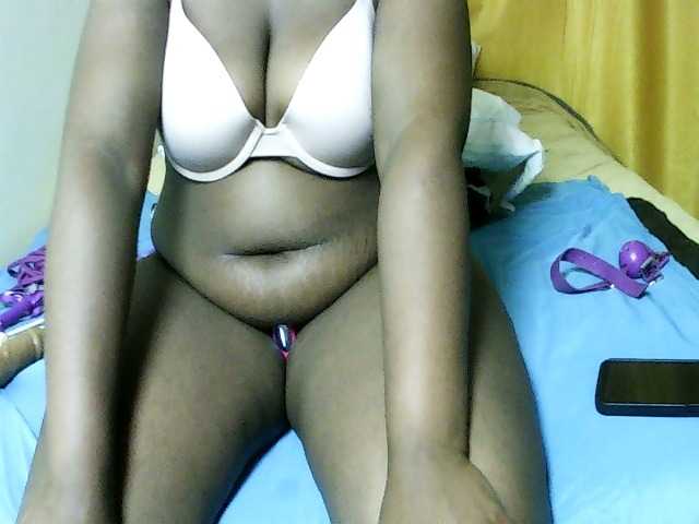 Sweet-juicy live cam on BongaCams