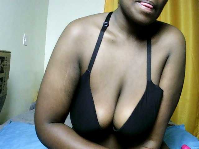 Sweet-juicy live cam on BongaCams