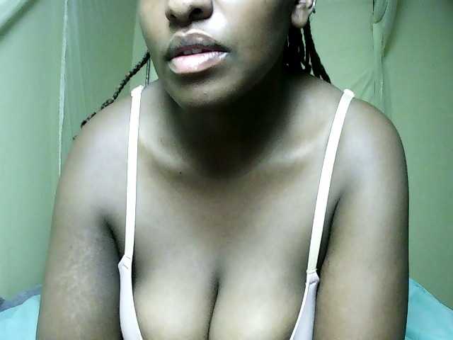 Sweet-juicy live cam on BongaCams