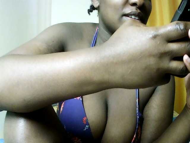 Sweet-juicy live cam on BongaCams