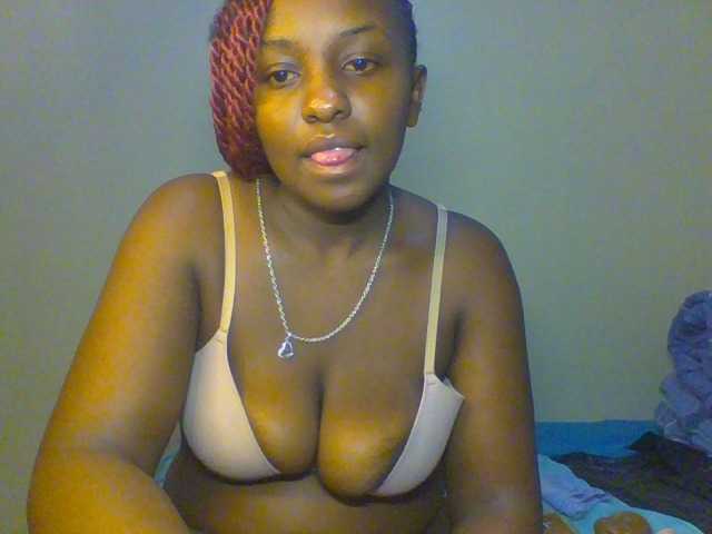 Sweet-juicy live cam on BongaCams