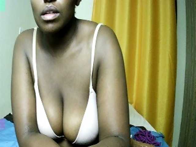 Sweet-juicy live cam on BongaCams
