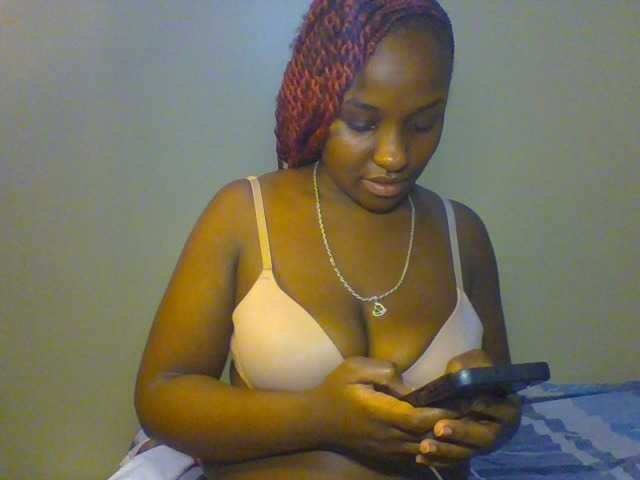 Sweet-juicy live cam on BongaCams
