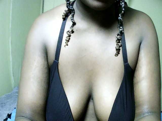 Sweet-juicy live cam on BongaCams