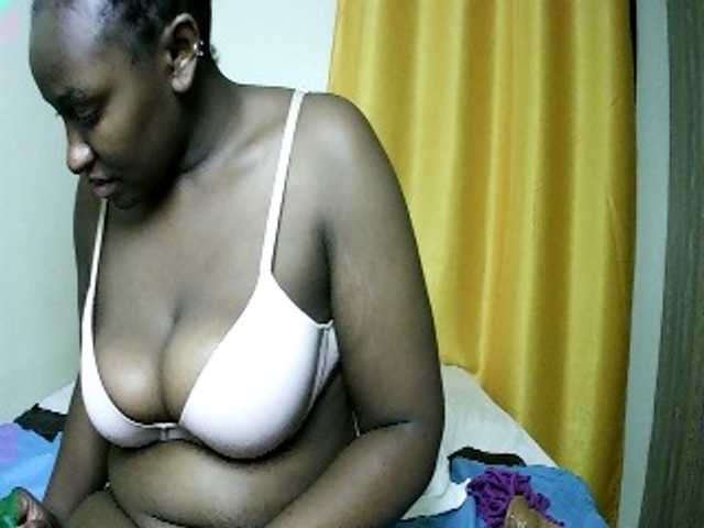 Sweet-juicy live cam on BongaCams