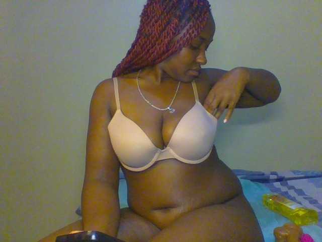 Sweet-juicy live cam on BongaCams