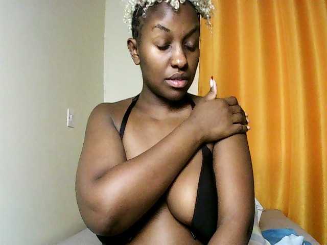 Sweet-juicy live cam on BongaCams