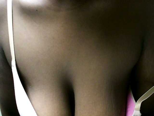 Sweet-juicy live cam on BongaCams