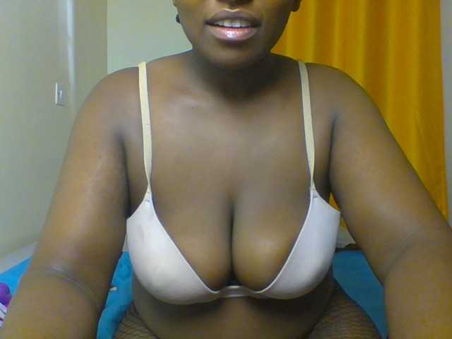 Sweet-juicy live cam on BongaCams