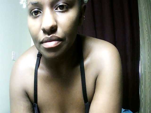 Sweet-juicy live cam on BongaCams
