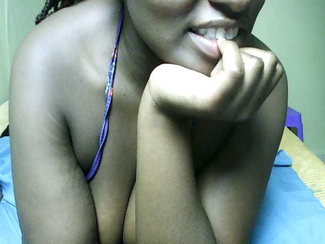 Sweet-juicy live cam on BongaCams
