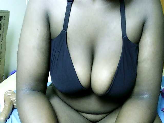 Sweet-juicy live cam on BongaCams