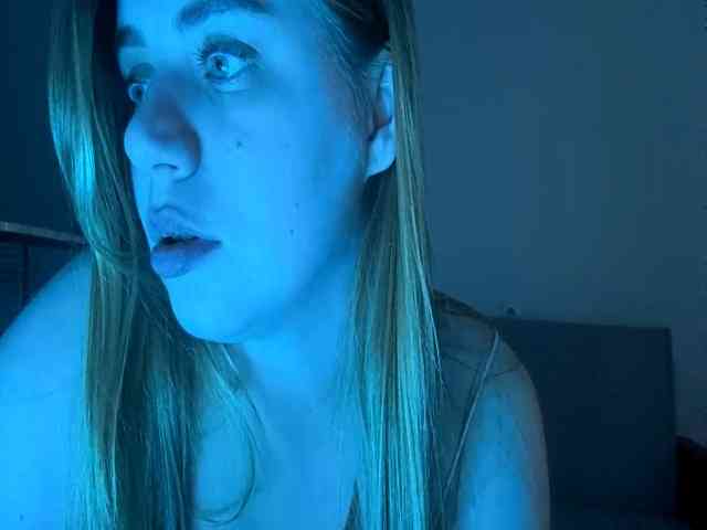 MadonnaTellefsen webcam