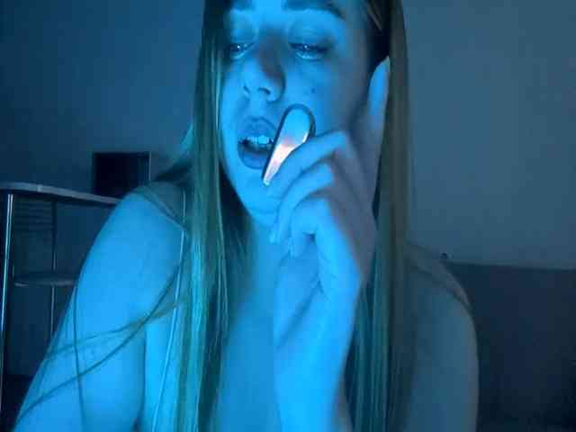 MadonnaTellefsen webcam