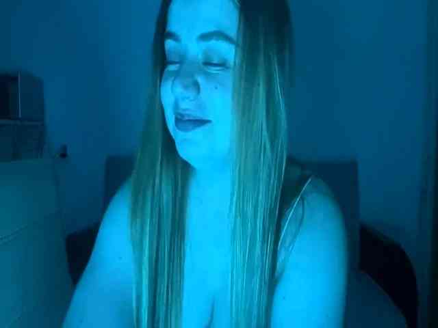 MadonnaTellefsen webcam