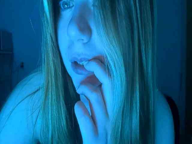 MadonnaTellefsen webcam