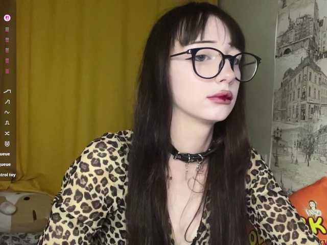 SleepyKris live cam on BongaCams