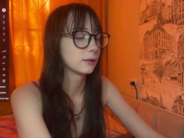 SleepyKris live cam on BongaCams