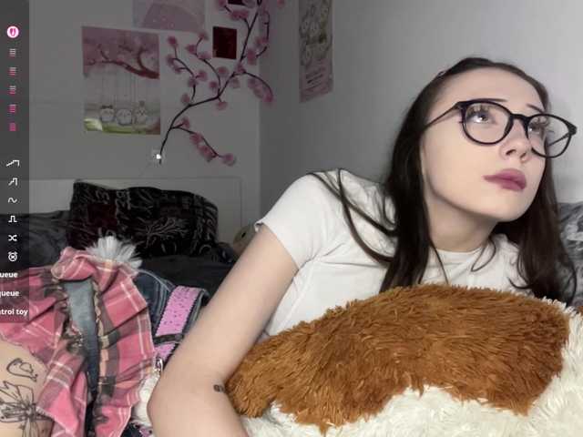 SleepyKris live cam on BongaCams