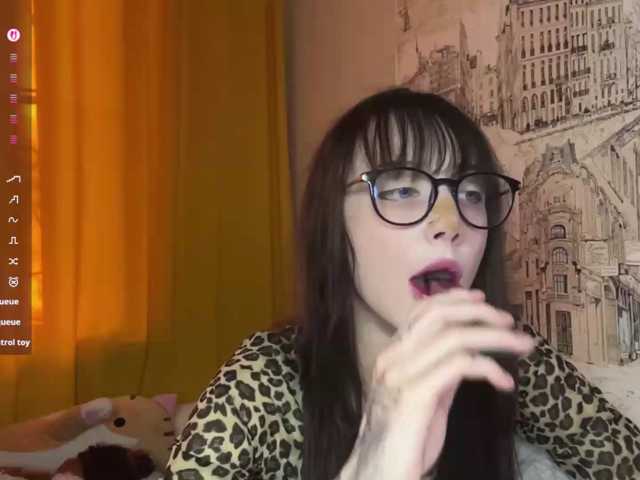 SleepyKris live cam on BongaCams