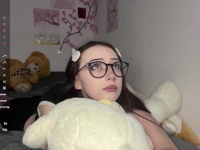 SleepyKris live cam on BongaCams