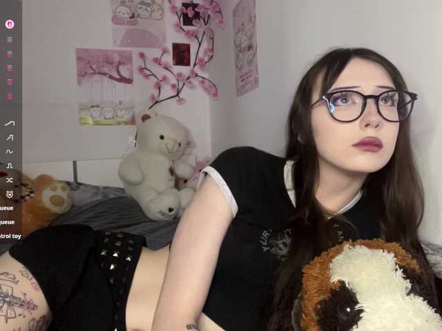 SleepyKris live cam on BongaCams