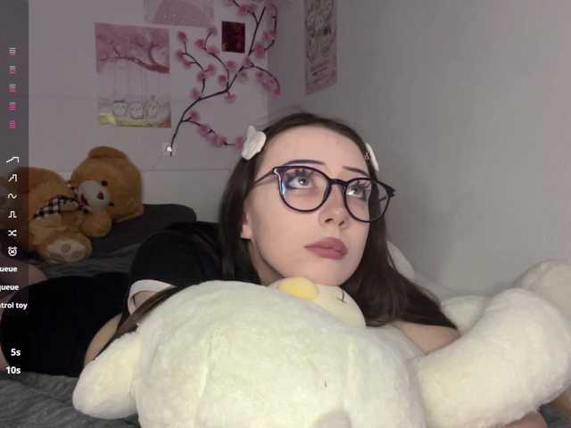 SleepyKris live cam on BongaCams