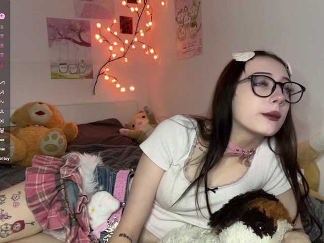 SleepyKris live webcam show