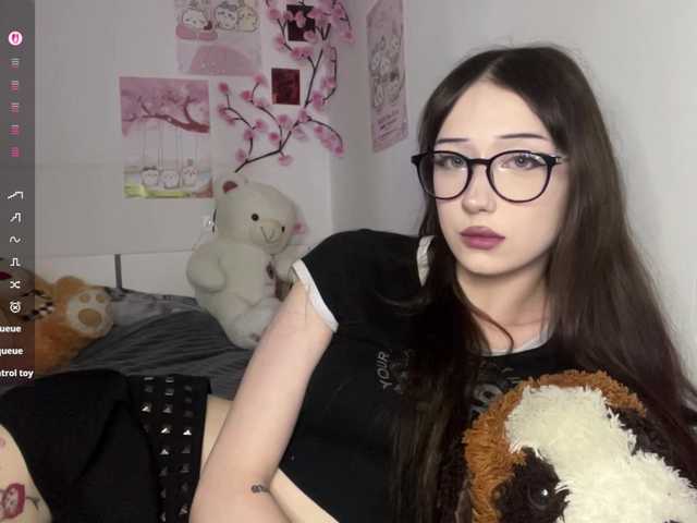 SleepyKris live cam on BongaCams