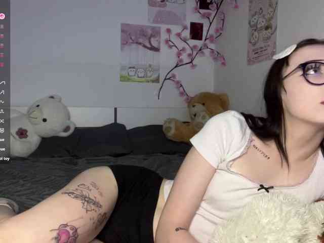 SleepyKris Live Webcam on BongaCams