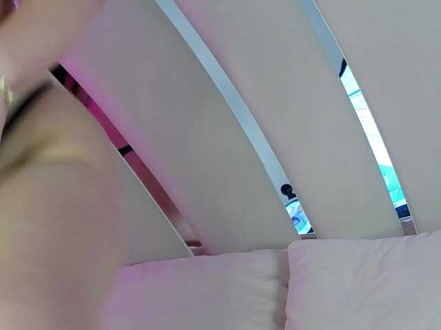 le modèle Denissya est en webcam porno dans un show sur le site bongacams, il possède les tags suivants: White/Caucasian,Brunette,Shaved