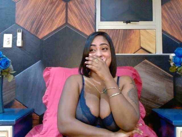 IndianShine live cam on BongaCams