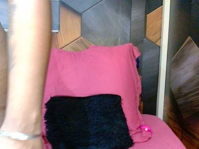 IndianShine live cam on BongaCams