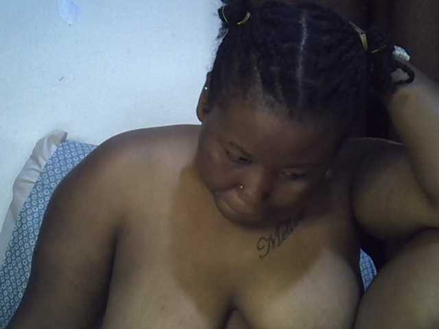 Casse-dellah live cam on BongaCams